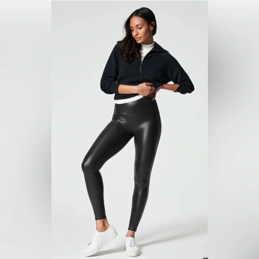 SPANX Faux Leather Black Leggings Moto Vegan Shiny size medium petite - Picture 1 of 8